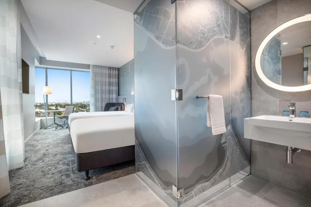 Holiday Inn Express & Suites Sunshine Coast By Ihg Maroochydore 4*,