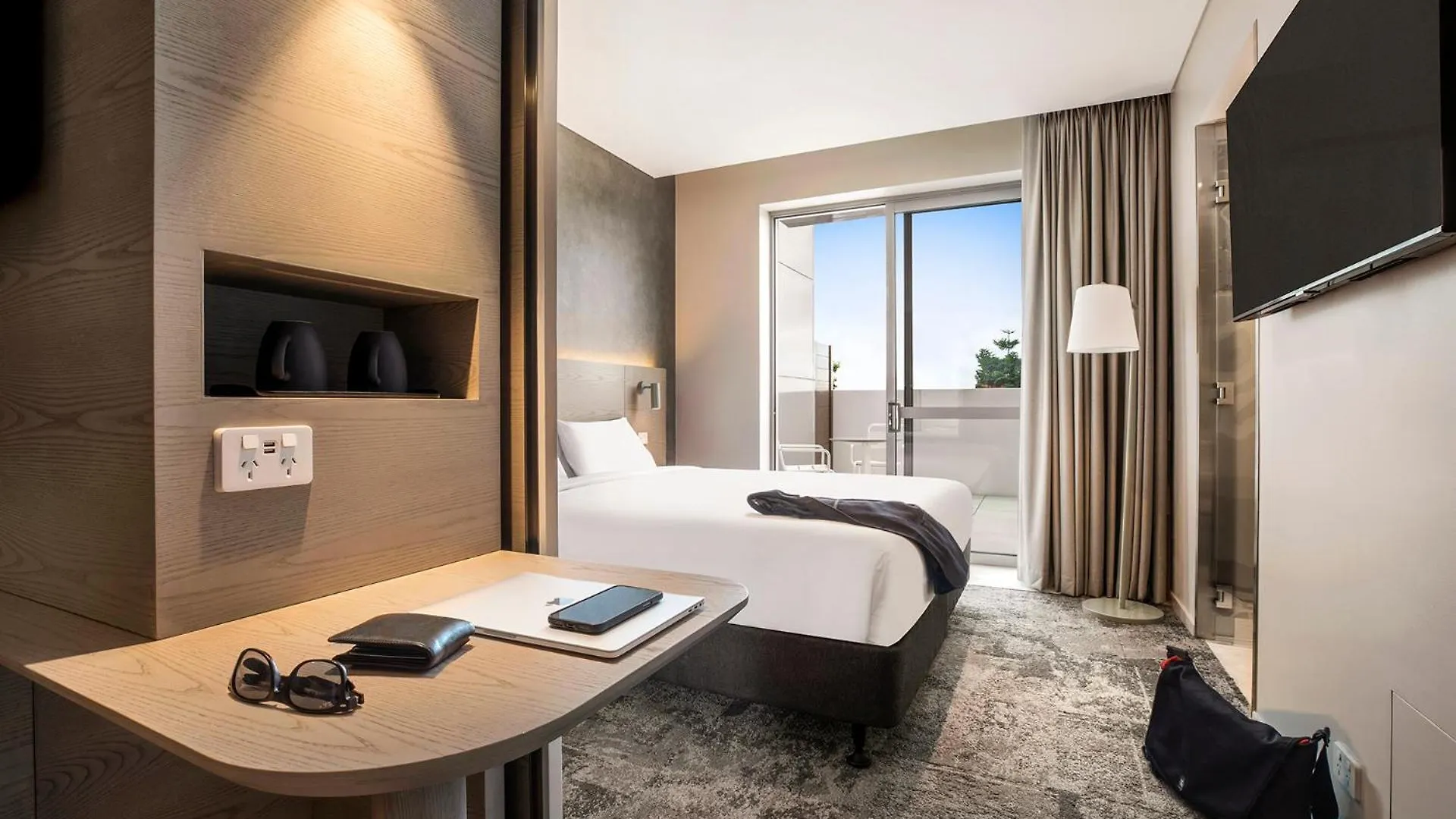 Holiday Inn Express & Suites Sunshine Coast By Ihg Maroochydore 4*,