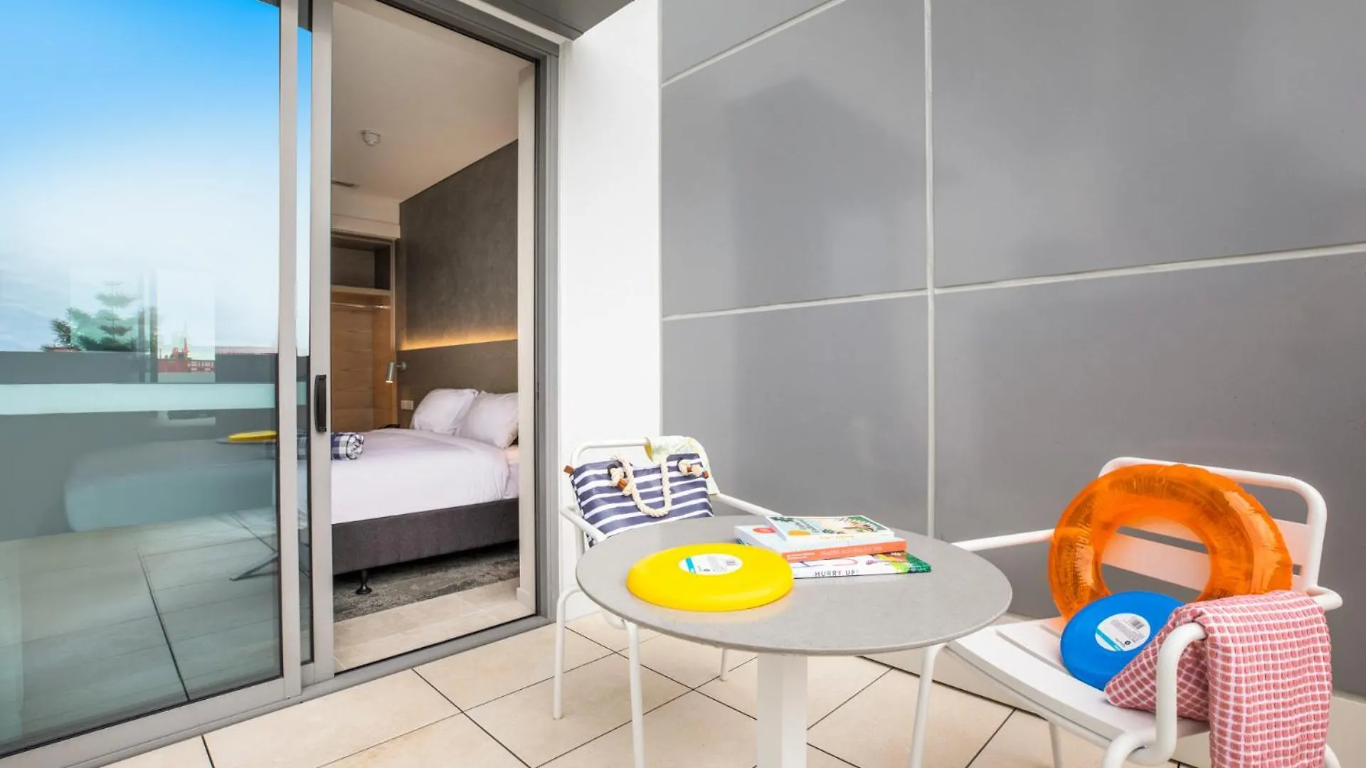 Holiday Inn Express & Suites Sunshine Coast By Ihg Maroochydore Hotel
